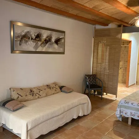 Au Bon Vivre Apartment *